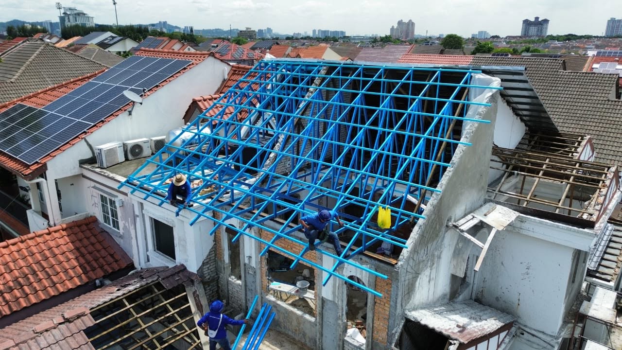 New roof trusses during USJ 5 project